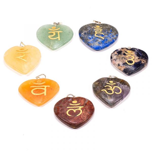 SET 7 chakra hangers met sanskriet letters -- 3.5 cm